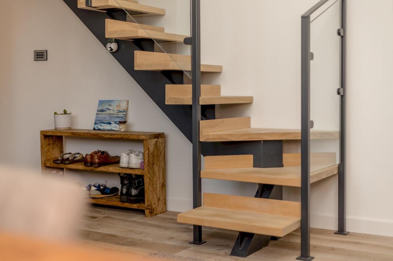 Pass The Keys Stunning 3 Bed Loft Style Apt With Free Parking Единбург Екстериор снимка