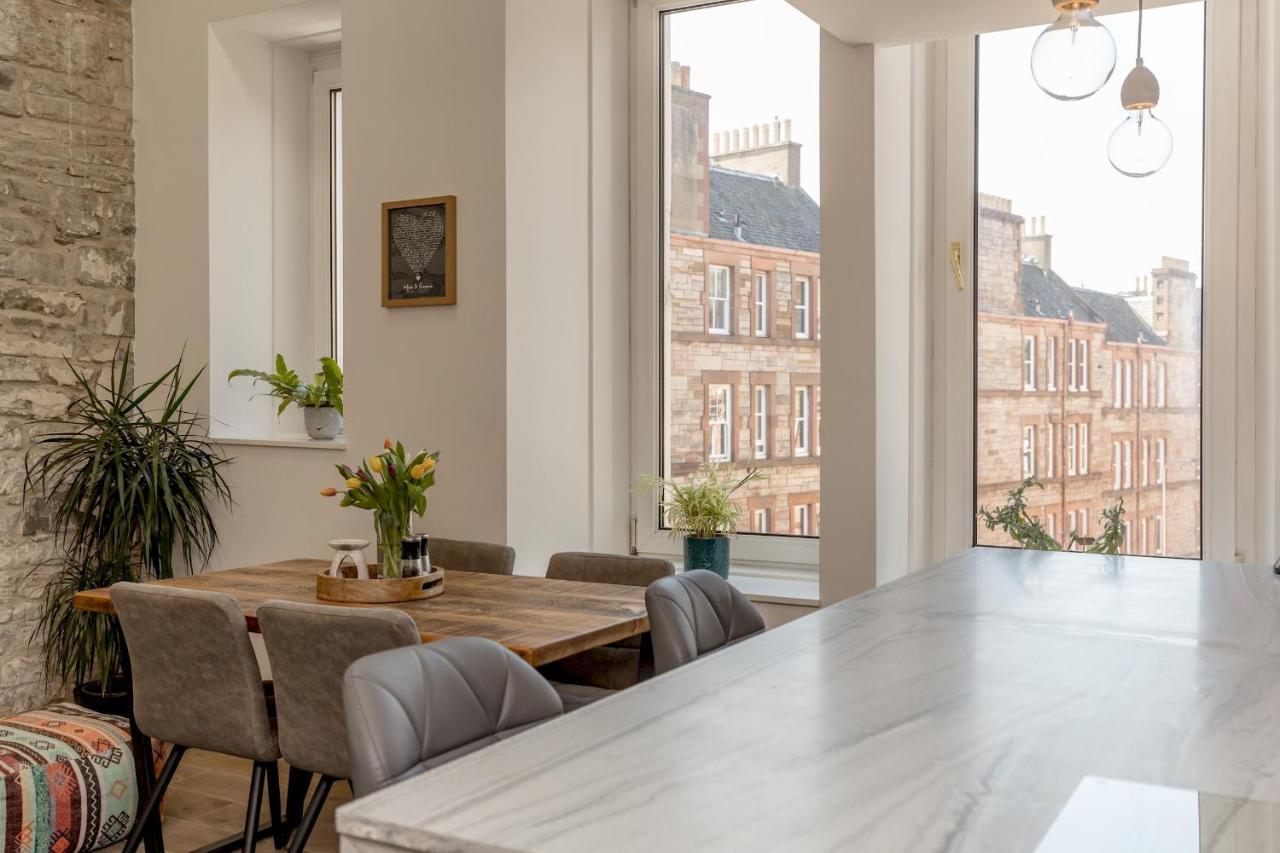 Pass The Keys Stunning 3 Bed Loft Style Apt With Free Parking Единбург Екстериор снимка