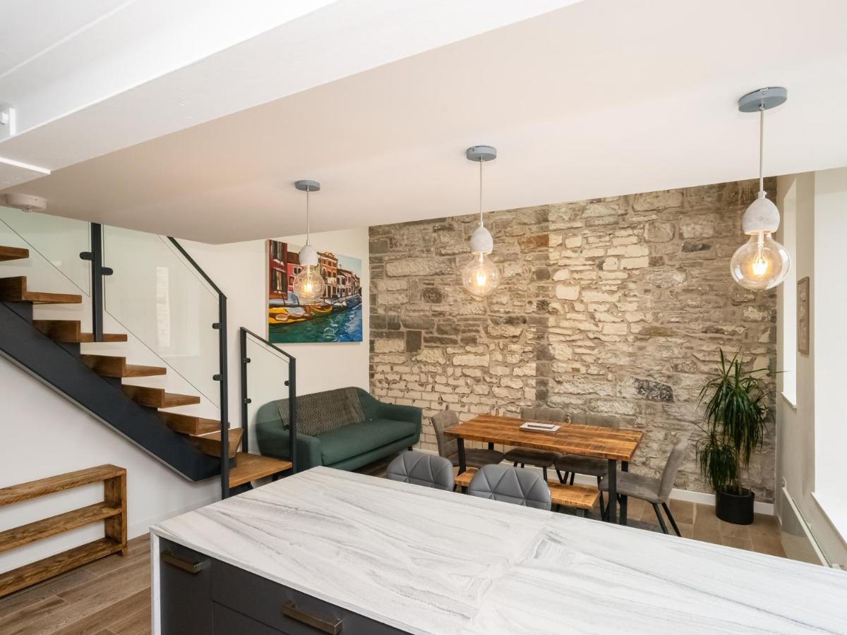 Pass The Keys Stunning 3 Bed Loft Style Apt With Free Parking Единбург Екстериор снимка