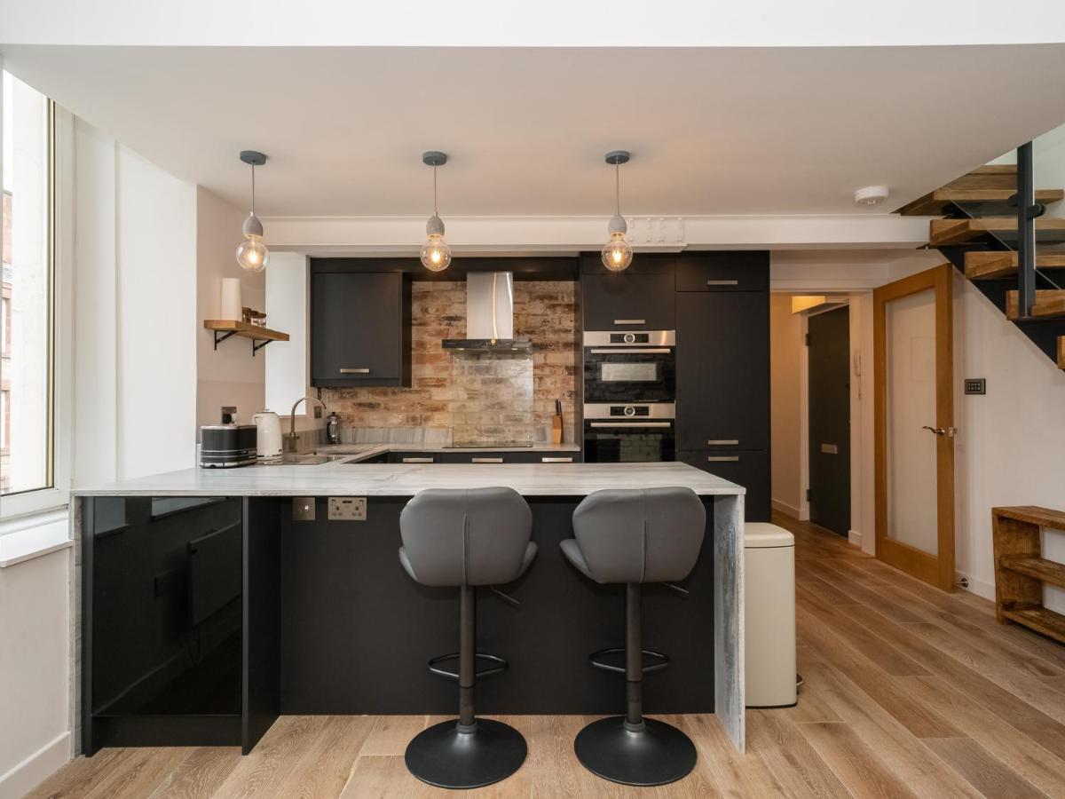 Pass The Keys Stunning 3 Bed Loft Style Apt With Free Parking Единбург Екстериор снимка