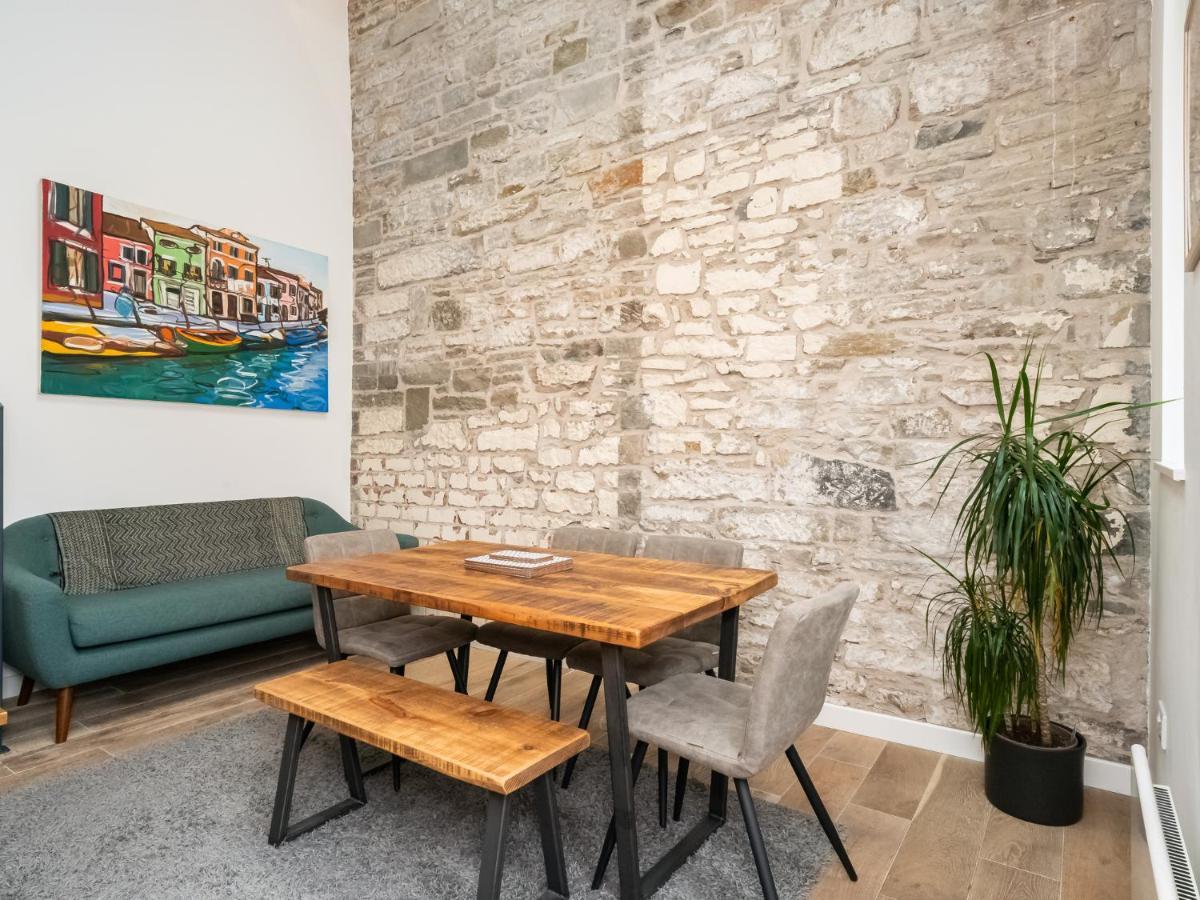 Pass The Keys Stunning 3 Bed Loft Style Apt With Free Parking Единбург Екстериор снимка